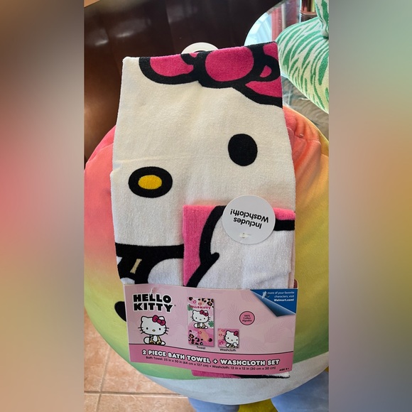 Hello Kitty | Bath | Nwt Hello Kitty Beach Or Bath Towel Set | Poshmark